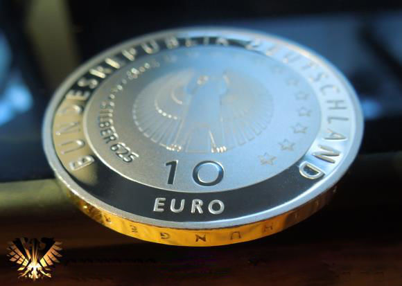 10 € Bundesrepublik Deutschland, 2012 Gedenkmünze in 625 Silber. 50 Jahre deutsche Welthungerhilfe.